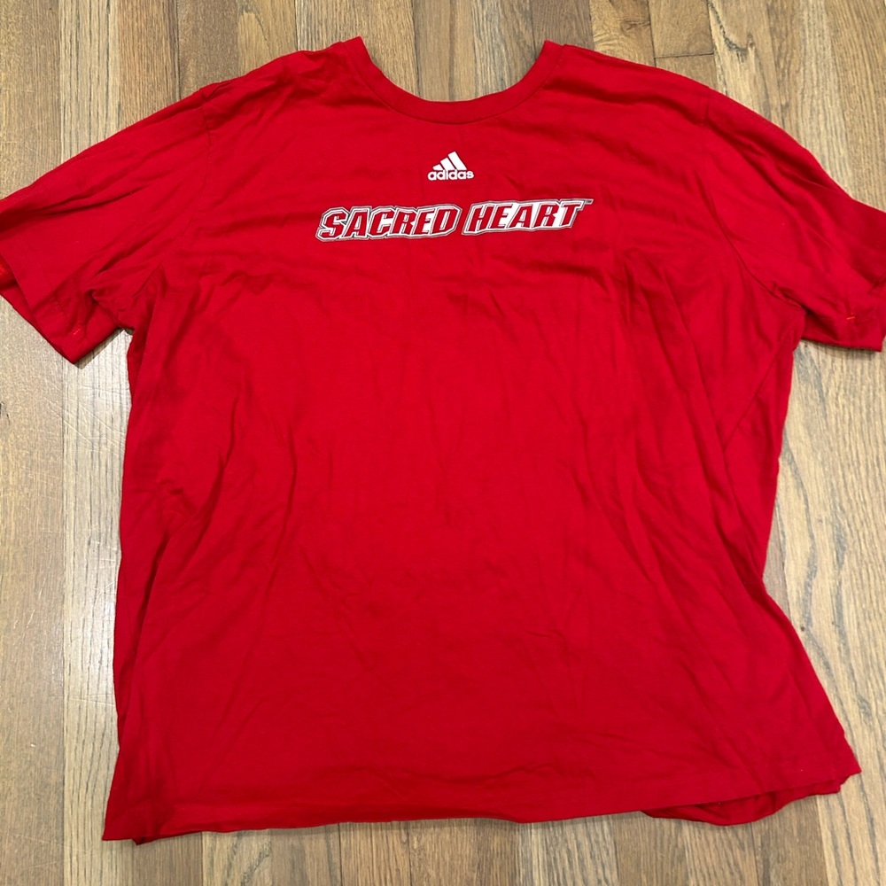 SACRED HEART TEE